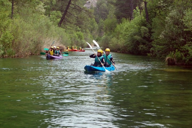 Monitores guiando el kayak.jpg